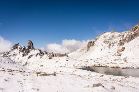 Randonnée du lac Presset – Montée vers le col du Grand Fond – Lac de Presset, refuge et Pierra Menta