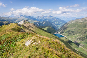 Randonnée du rocher du Vent – Roches Merles