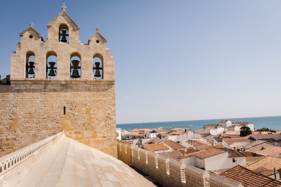 Saintes-Maries-de-la-Mer – Toit de l'église Notre-Dame-de-la-Mer