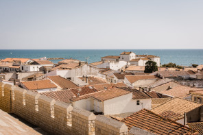 Saintes-Maries-de-la-Mer – Toit de l'église Notre-Dame-de-la-Mer