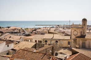 Saintes-Maries-de-la-Mer – Toit de l'église Notre-Dame-de-la-Mer