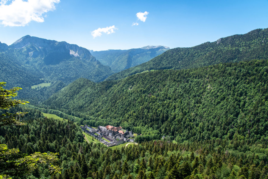 Monastère de la Grande Chartreuse – Randonnée sur le flanc est (printemps)