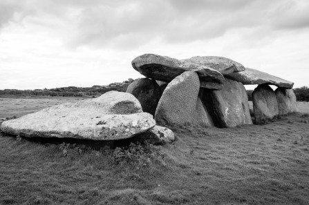 Trébeurden – Allée couverte de l'île Milliau