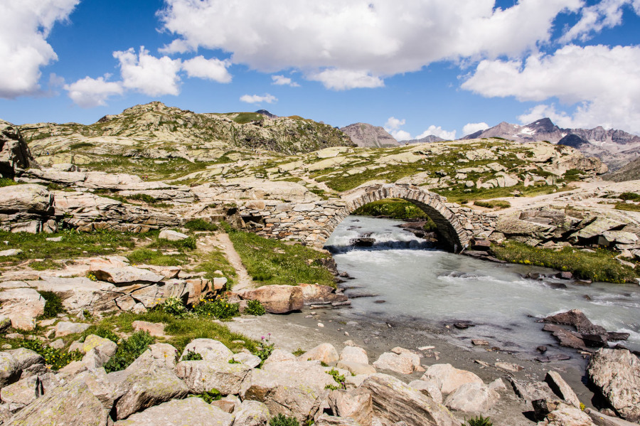 Randonnée jusqu'au lac du Grand Méan – Pont romain