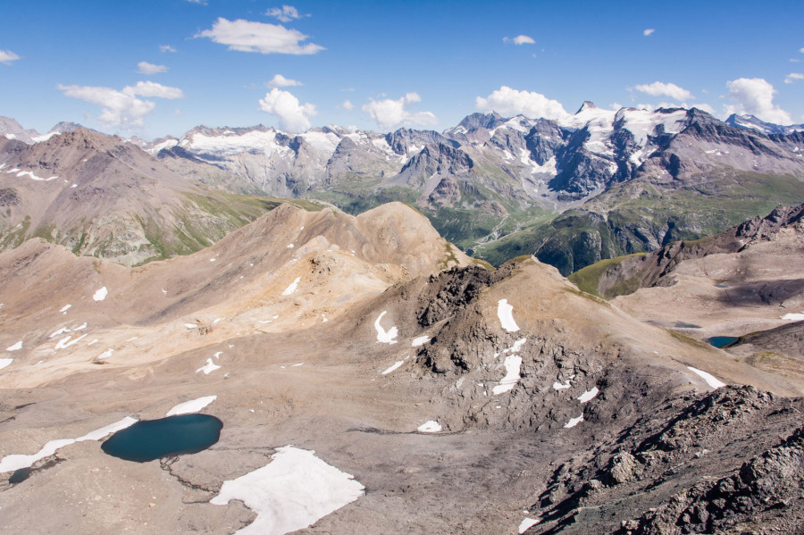 Randonnée de la pointe des Fours et du Pélaou Blanc – Vue sur l'Ouille de la Jave pendant la montée au Pélaou Blanc