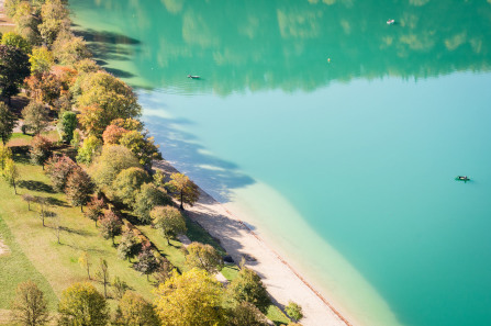 Lac de Chalain vu depuis le belvédère de Fontenu