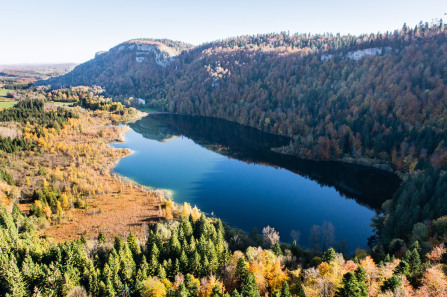 Lac de Bonlieu vu depuis le belvédère de la Ronde