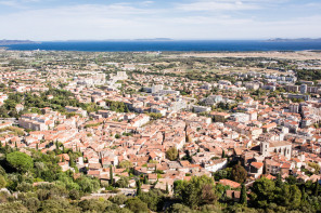 Hyères – Vue depuis le château, sur les îles d'Or