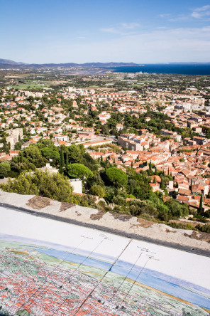 Hyères – Vue depuis le château, vers la Londe-des-Maures