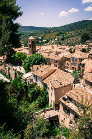 Moustiers-Sainte-Marie – Montée à la chapelle Notre-Dame-de-Beauvoir