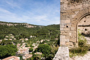 Fontaine-de-Vaucluse – Balade vers le château de Pétrarque