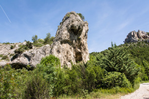 Fontaine-de-Vaucluse – Balade vers le château de Pétrarque