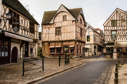 Provins – Place du Châtel