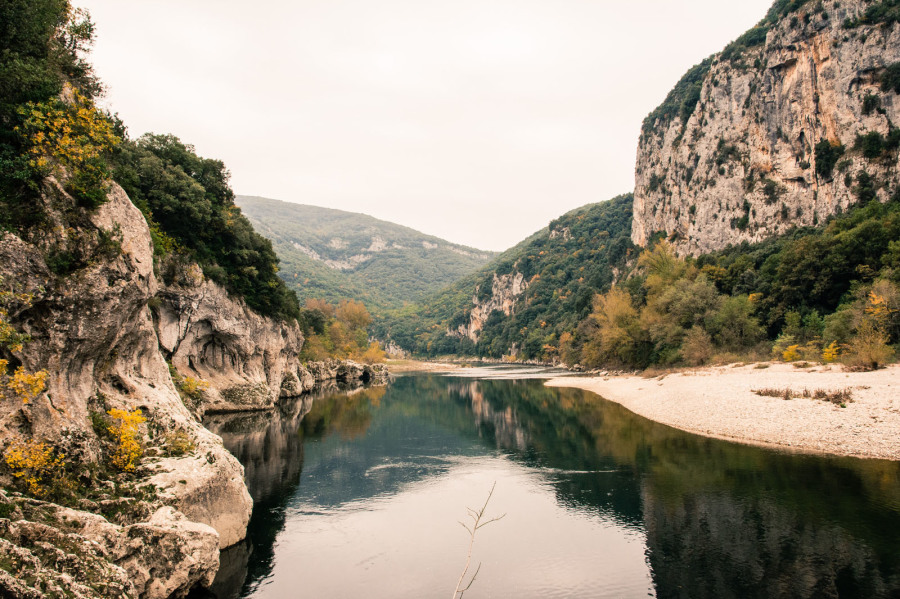 Au fond des gorges de l'Ardèche