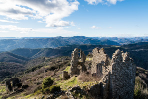 Randonnée entre Saint-Laurent-du-Pape et le château de Pierre Gourde