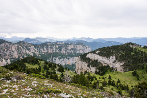 Trek autour des Hauts Plateaux – Vue sur le rocher d'Archiane depuis la Tête du Petit Jardin