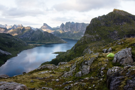 Camping sauvage au-dessus du Reinefjord