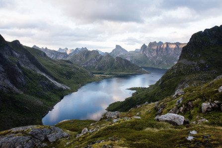 Camping sauvage au-dessus du Reinefjord