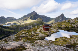 Trek de Hermannsdalstinden – Munkebu