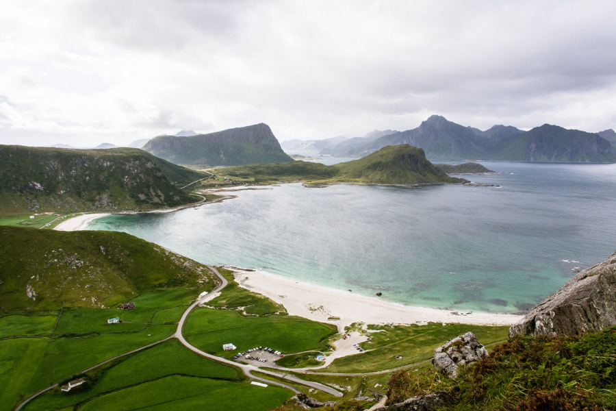 Randonnée de Mannen et Himmeltinden – Plage d’Haukland