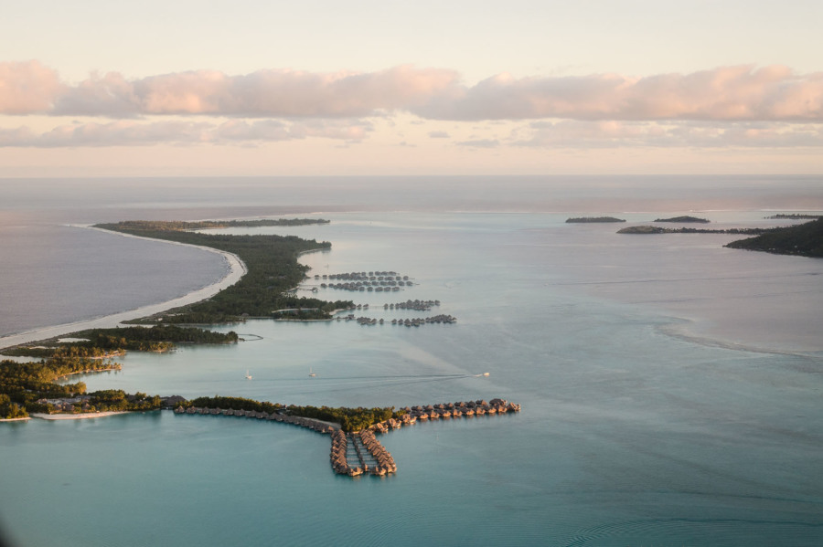 Vue de Bora Bora depuis l'avion