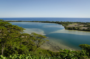 Vue du lac de Fauna Nui depuis le mont Tapu