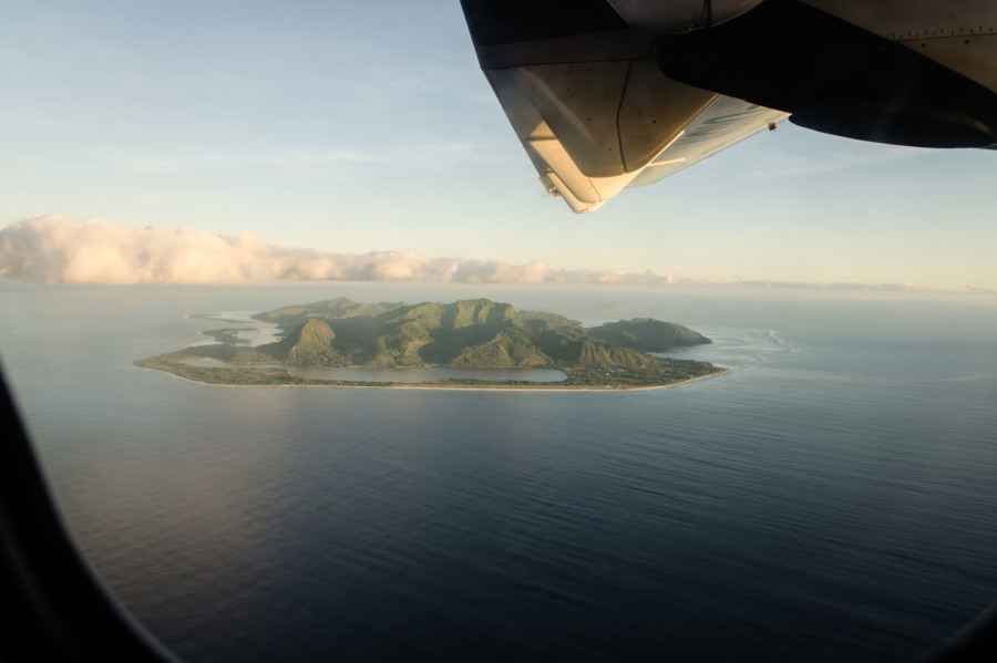 Vue de Huahine depuis l'avion