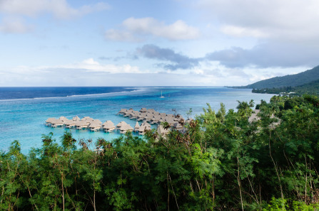 Belvédère au dessus de la plage de Temae